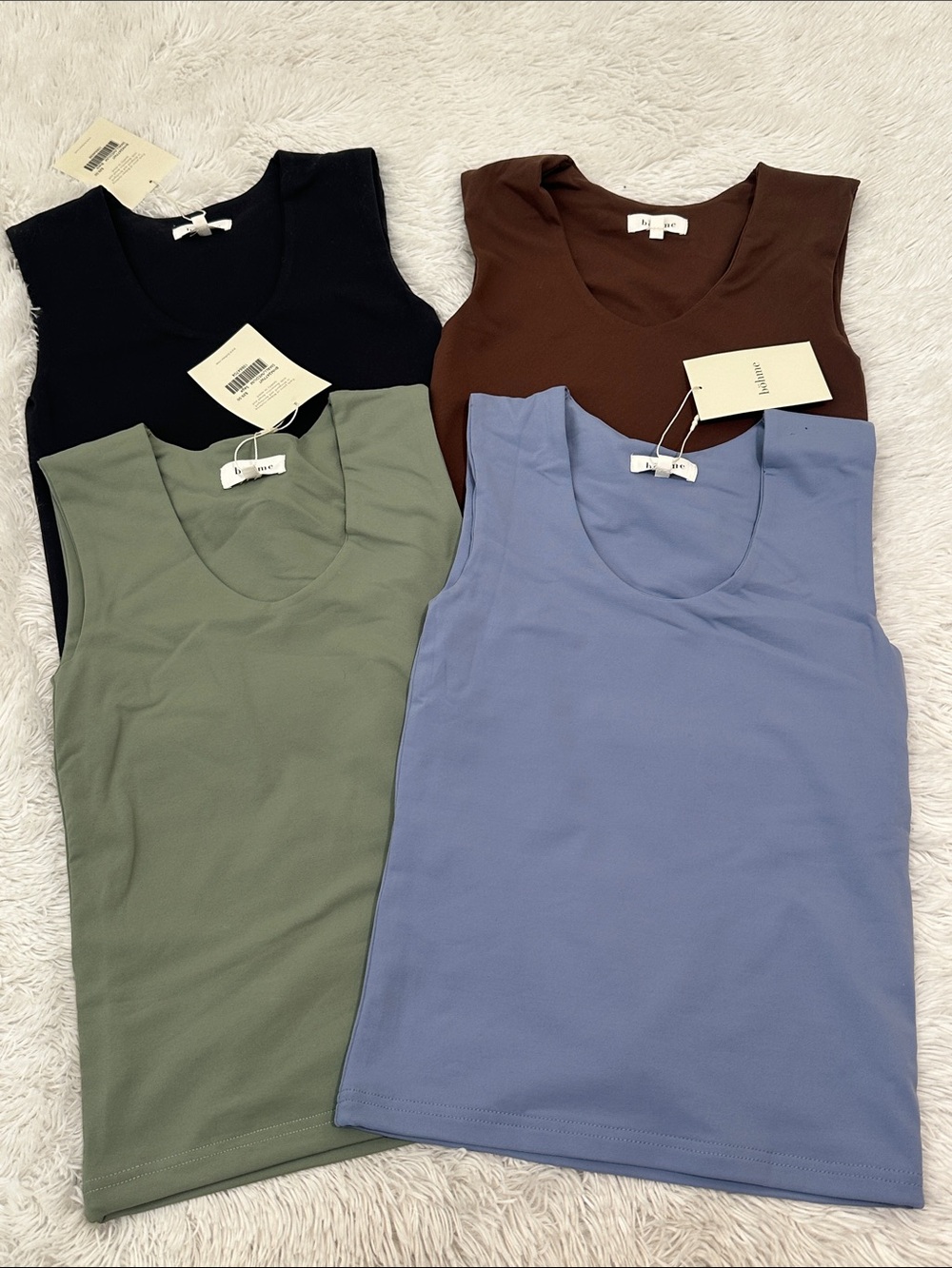 ❤️ Bundle of 4 Bohme Lined Tank Tops Size Small